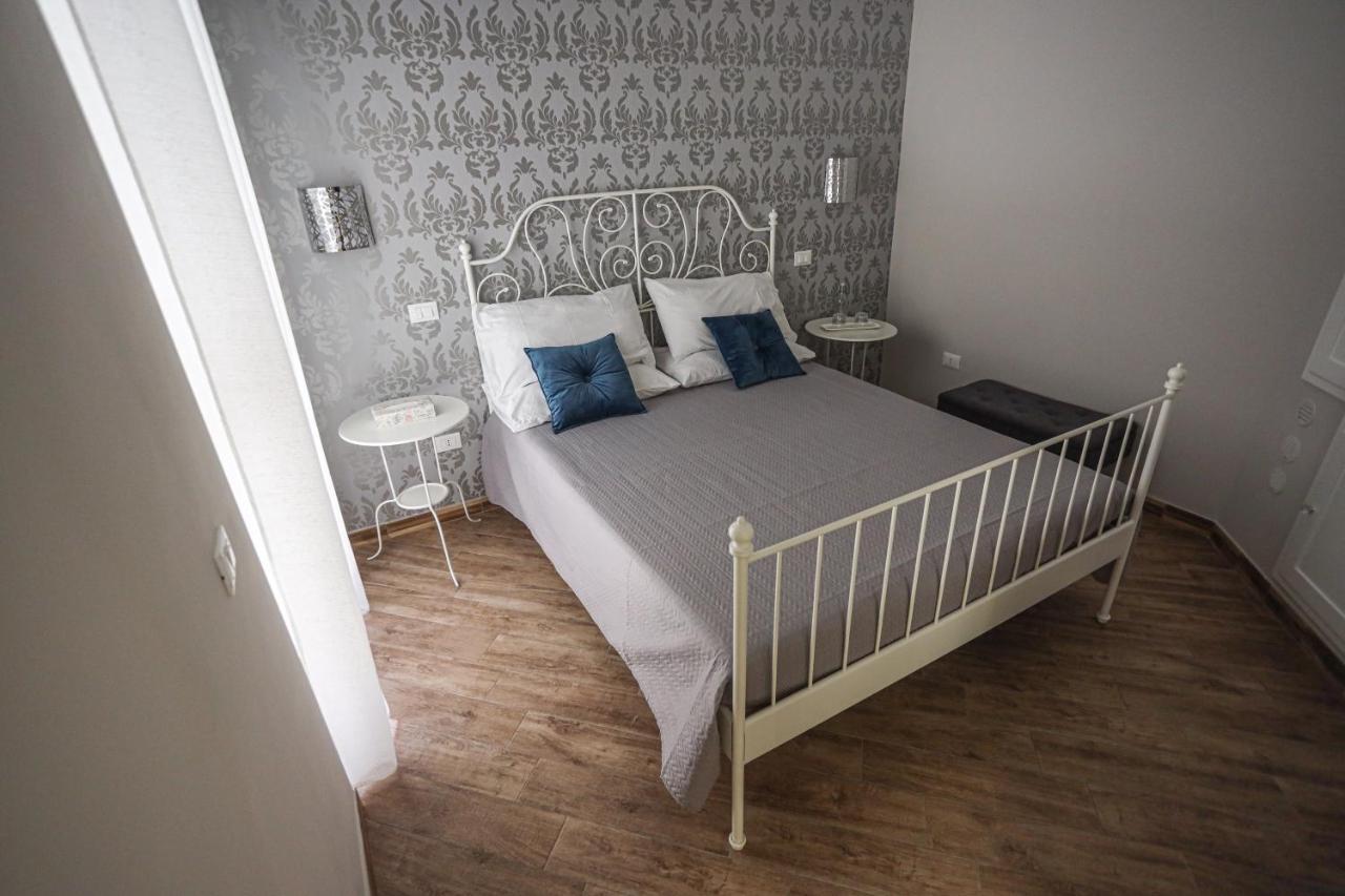 B&B La Fenice Suite Salerno Eksteriør billede