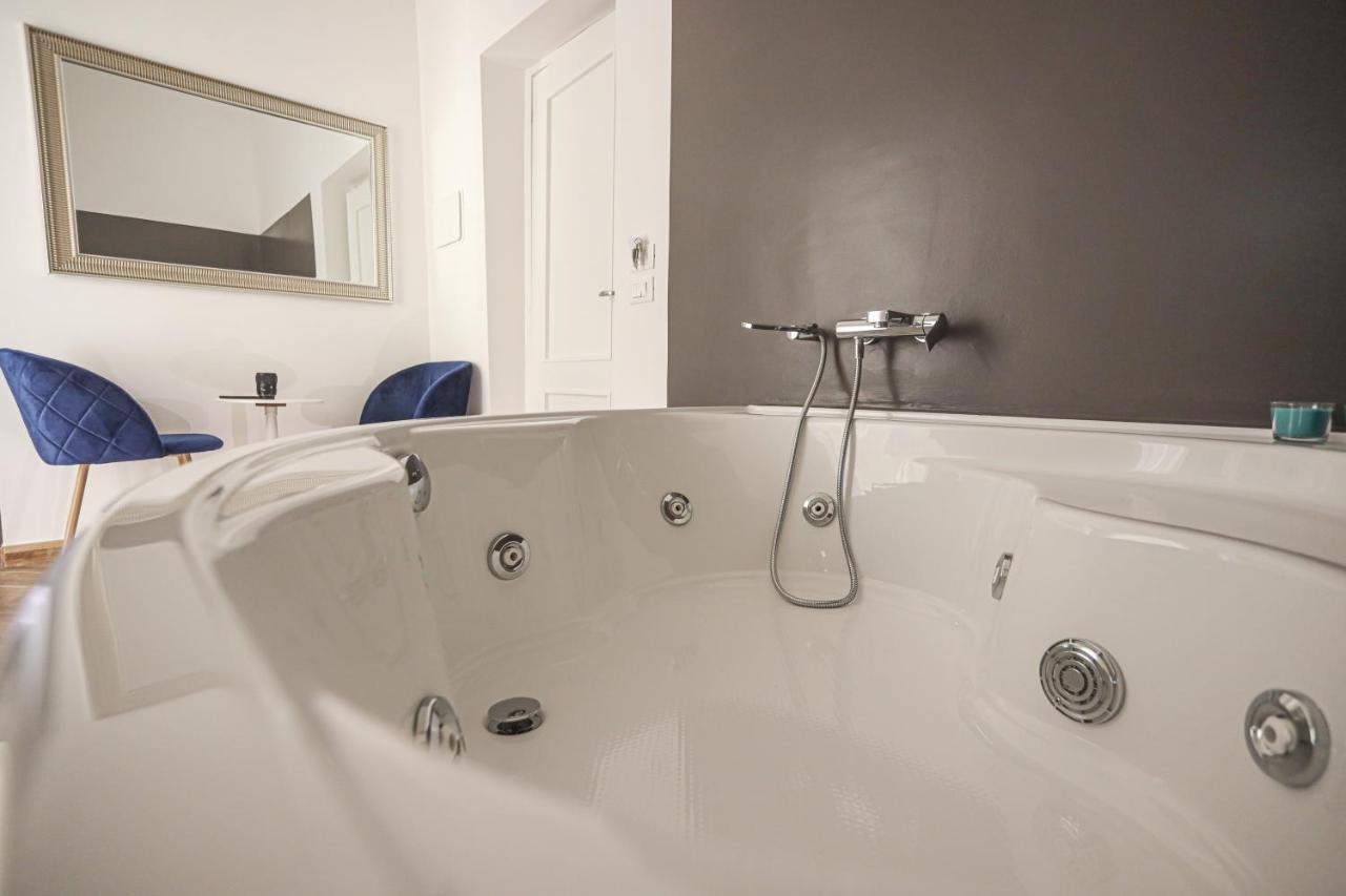 B&B La Fenice Suite Salerno Eksteriør billede