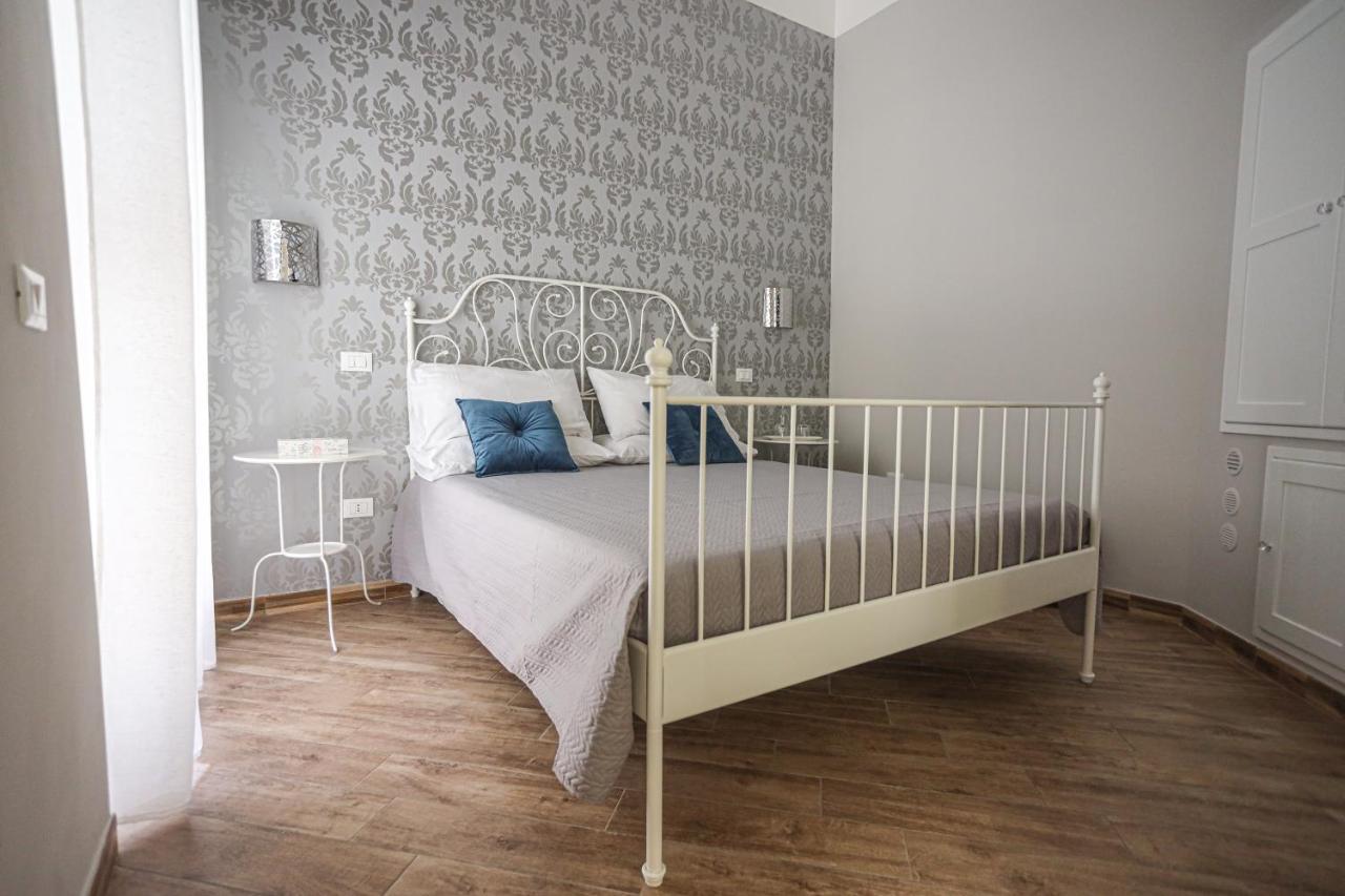 B&B La Fenice Suite Salerno Eksteriør billede