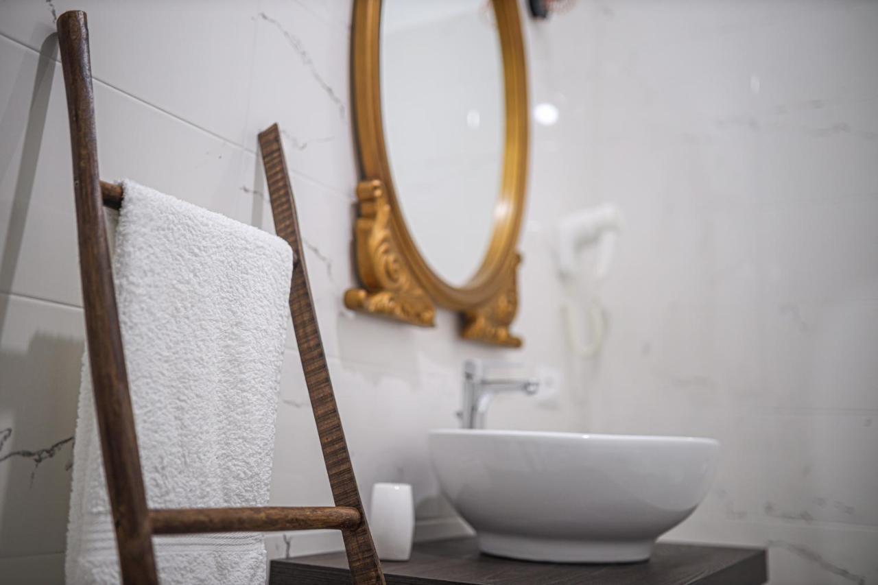 B&B La Fenice Suite Salerno Eksteriør billede
